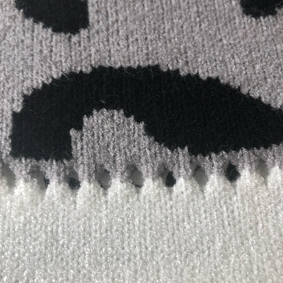 SALE 🔥 Color Block Leopard Boat Neck Sweater – Grey, White & Pink – NWOT - Picture 7 of 11